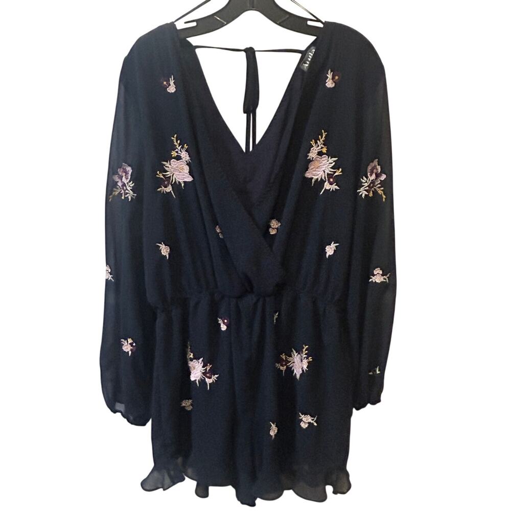 Altar'd State Arula size A 1xl 14-16 Floral Embroidered Deep V-neck Romper